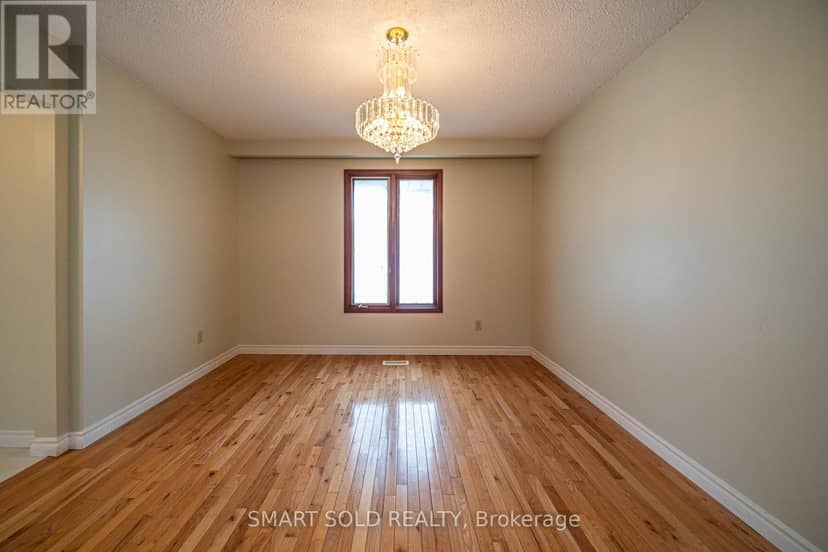 217 Waverly Street N — photo 11 of 28