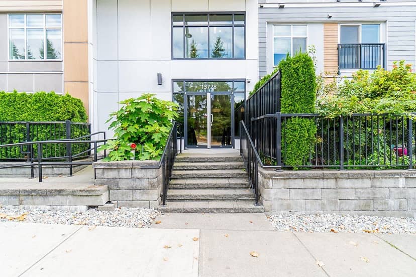 401 13728 108 AVENUE, Surrey, photo 2