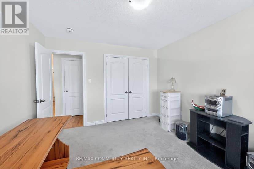 1228 Peelar Crescent — photo 16 of 27