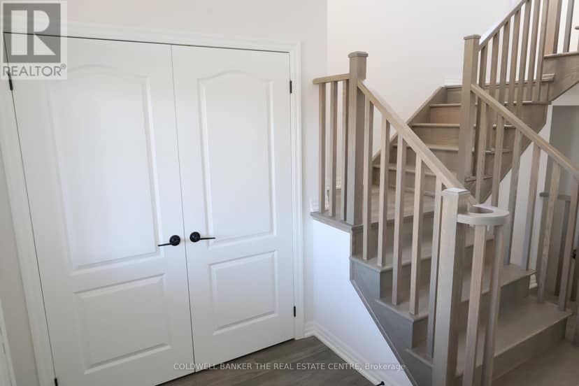 15 Fisher Road — photo 3 of 28