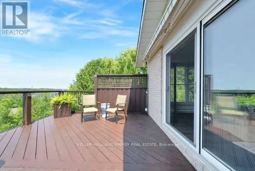 192 Grandview Drive — photo 10 of 40