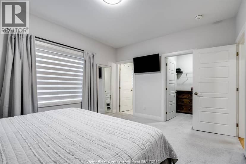 241 Robinson Avenue — photo 15 of 40