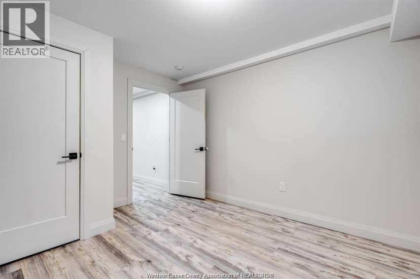 241 Robinson Avenue — photo 32 of 40