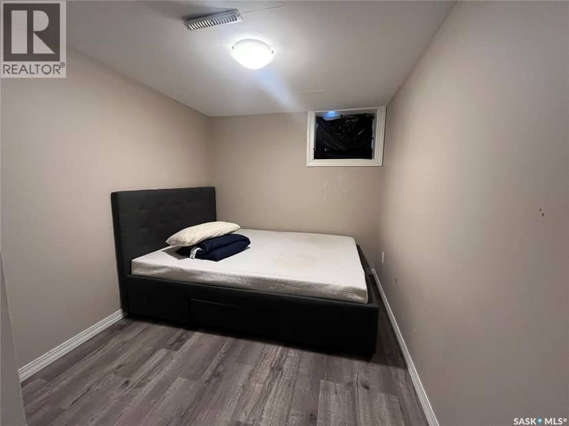 319 Pelly STREET — photo 9 of 17