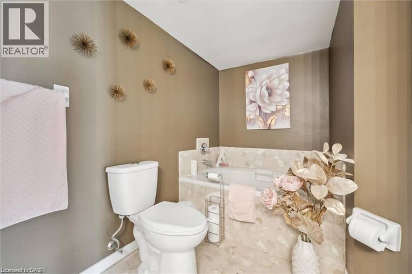 3267 KING Street E Unit# 204 — photo 23 of 26