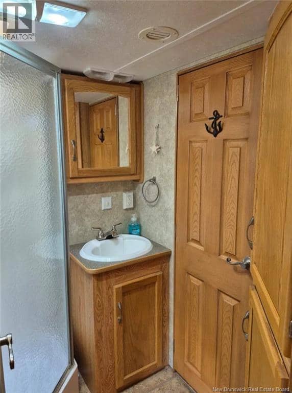 10 Florina Street — photo 21 of 22