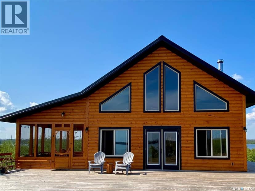 Cabin in Reynolds Bay, Nemeiben Lake, Northern Admin District