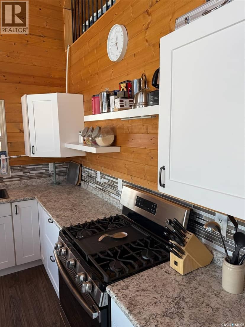 Cabin in Reynolds Bay, Nemeiben Lake — photo 11 of 40