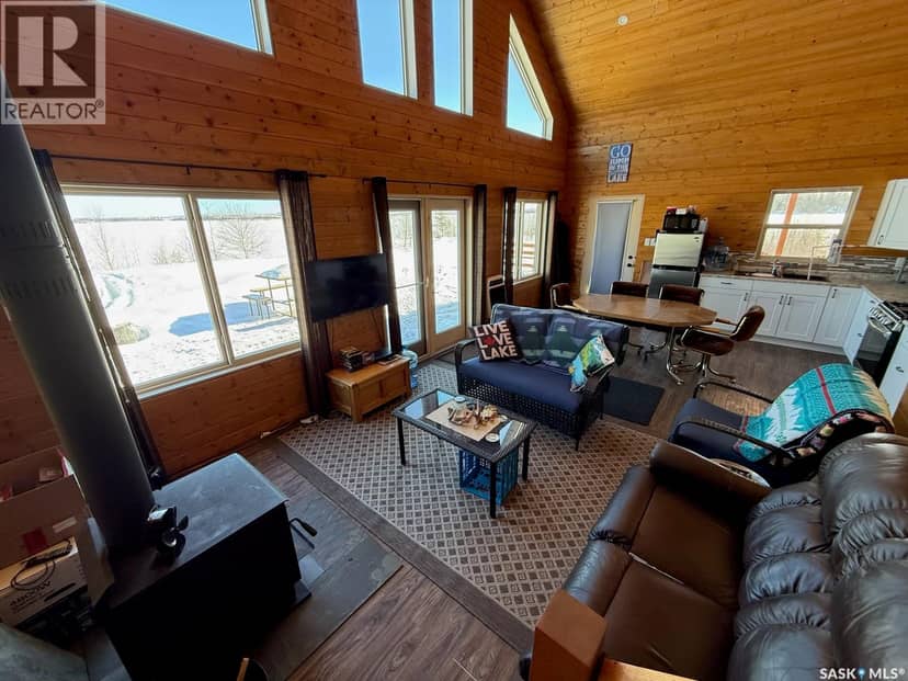 Cabin in Reynolds Bay, Nemeiben Lake — photo 12 of 40