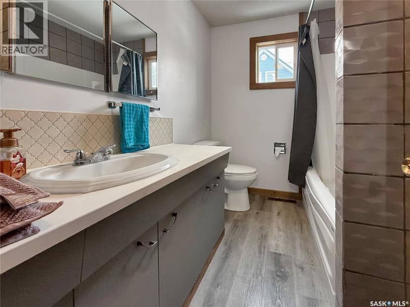 206 Pitt STREET — photo 15 of 28
