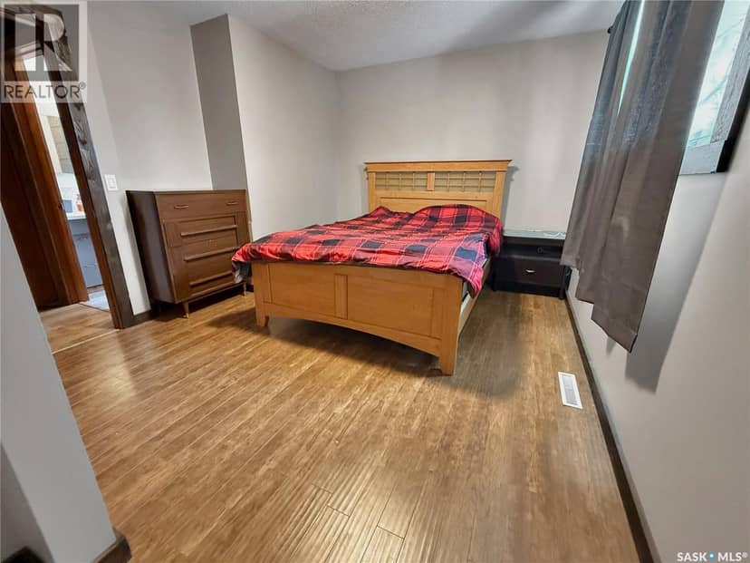 206 Pitt STREET — photo 12 of 28