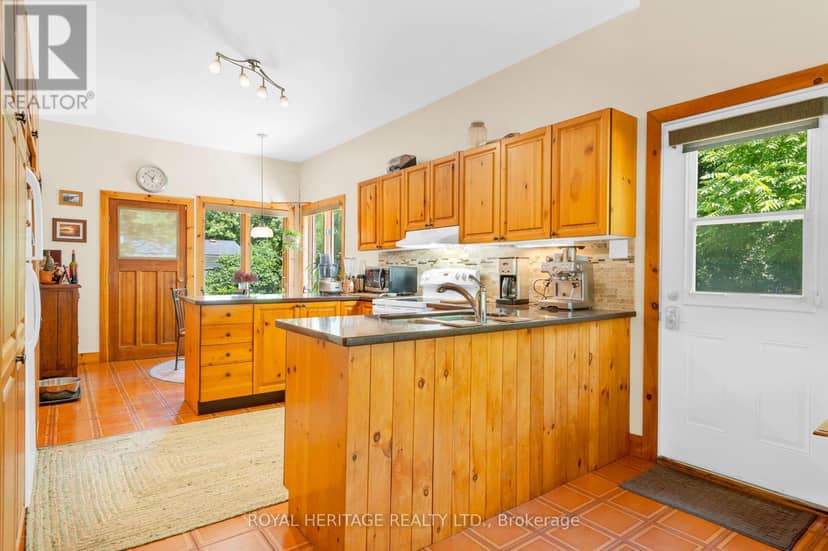 141 Foster Avenue — photo 14 of 37