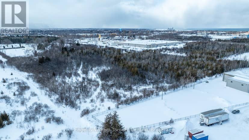 401 Raglan Street — photo 4 of 15