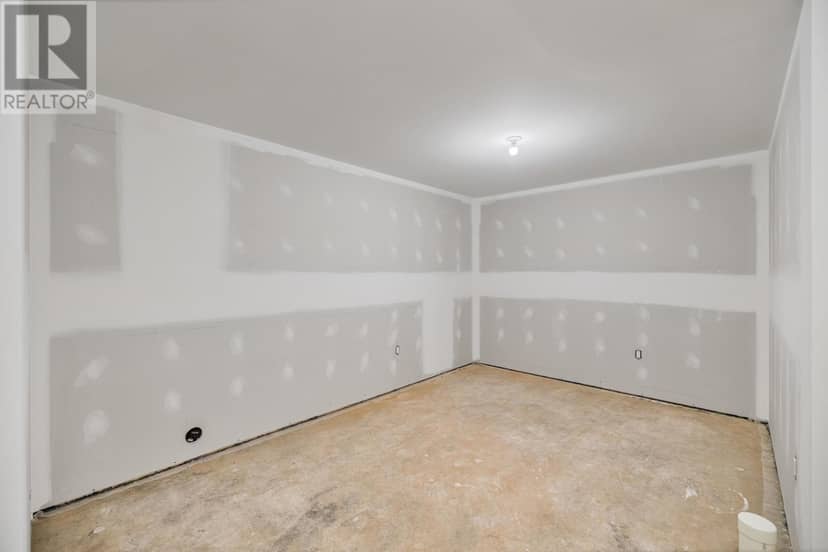 54 Alice Avenue — photo 36 of 40