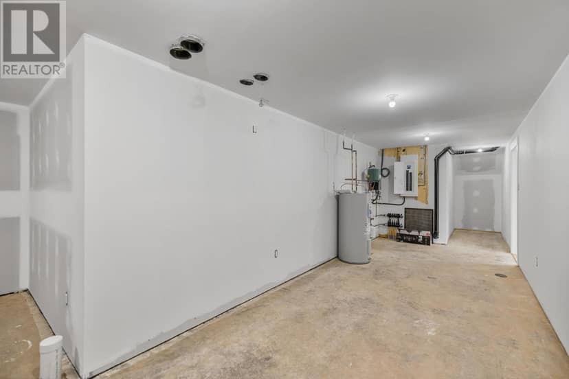 54 Alice Avenue — photo 37 of 40