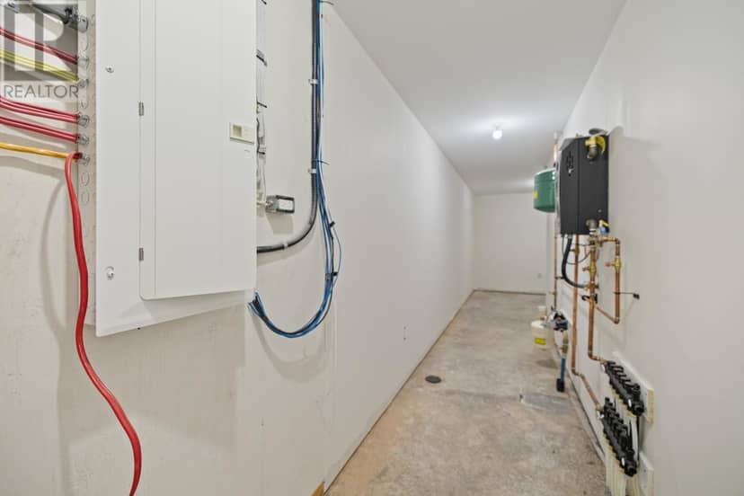 56 Alice Avenue — photo 35 of 40