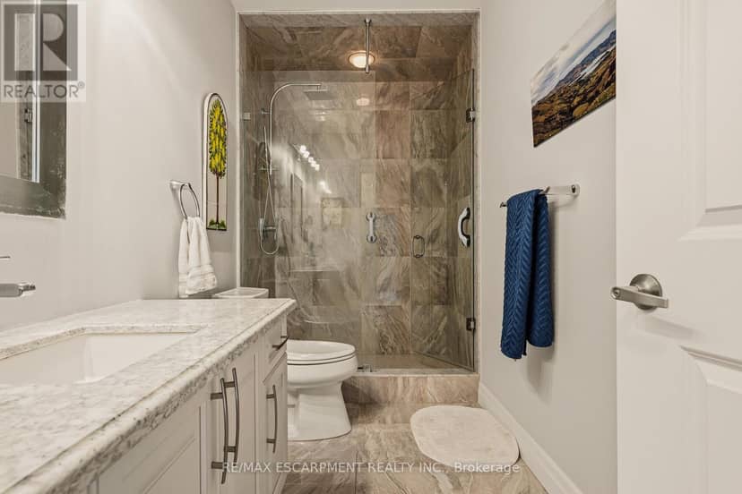 PH1 - 90 Charlton Avenue W — photo 23 of 40