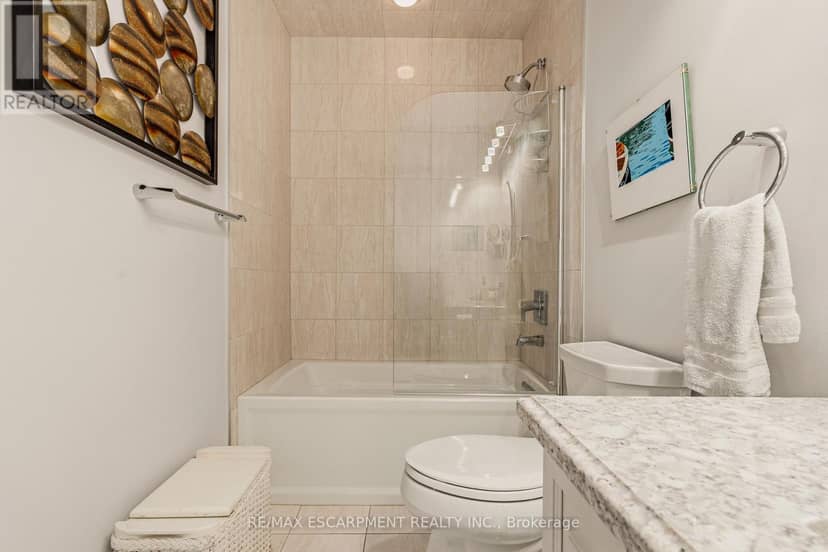 PH1 - 90 Charlton Avenue W — photo 25 of 40