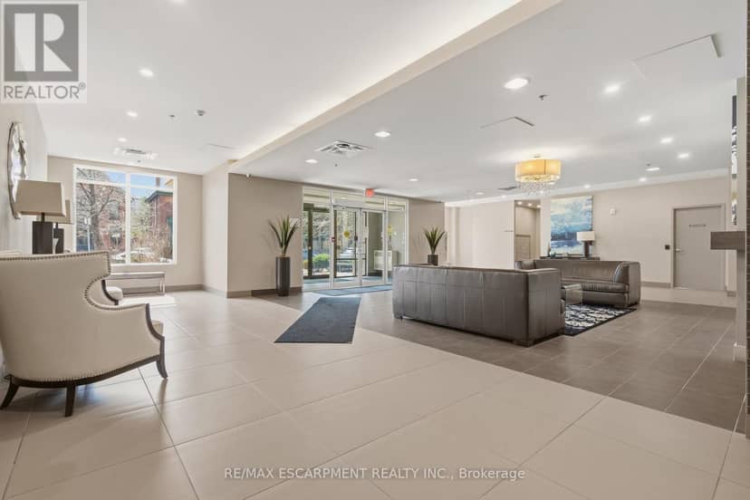 PH1 - 90 Charlton Avenue W — photo 38 of 40
