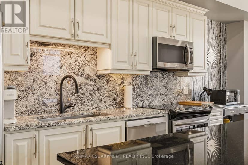 PH1 - 90 Charlton Avenue W, Hamilton, photo 7