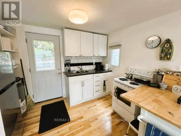 49225 Blair , R. R. 2 Drive — photo 12 of 15
