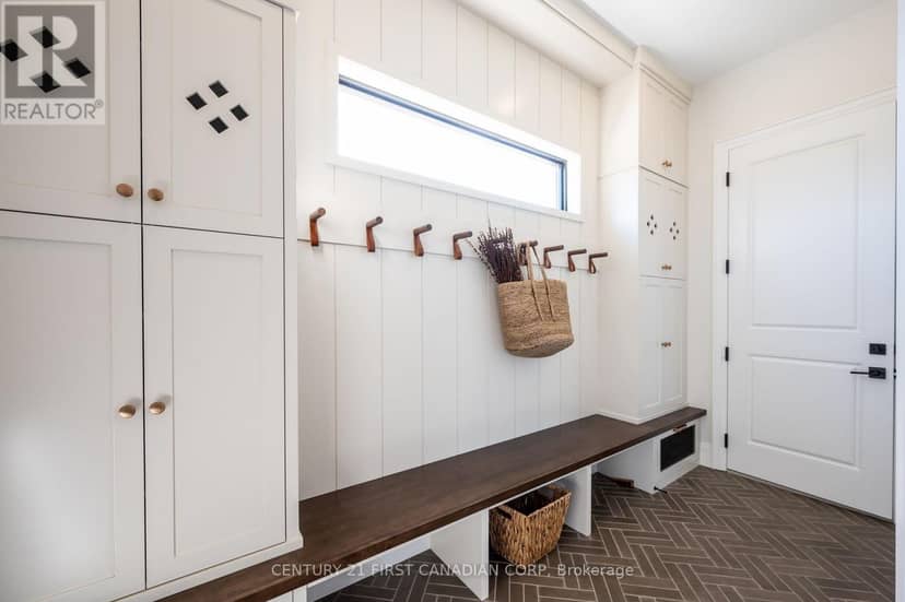 208 Foxborough Place — photo 9 of 10
