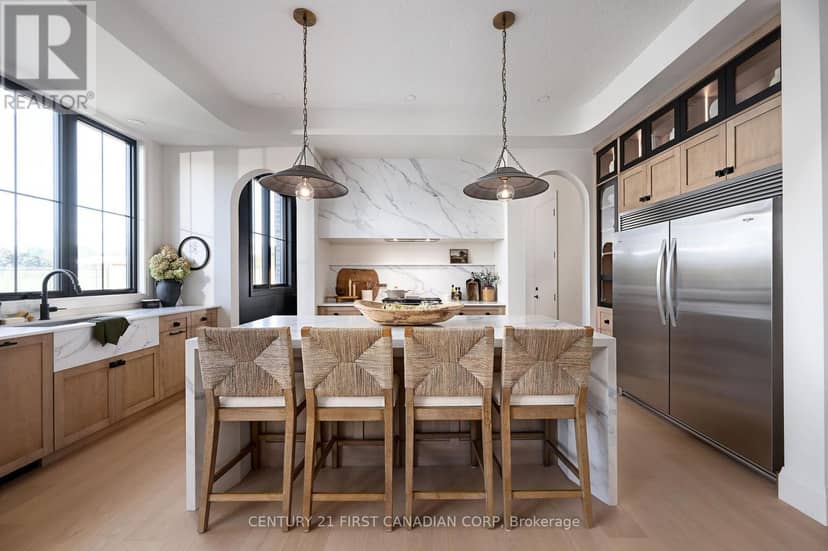 203 Foxborough Place — photo 3 of 7