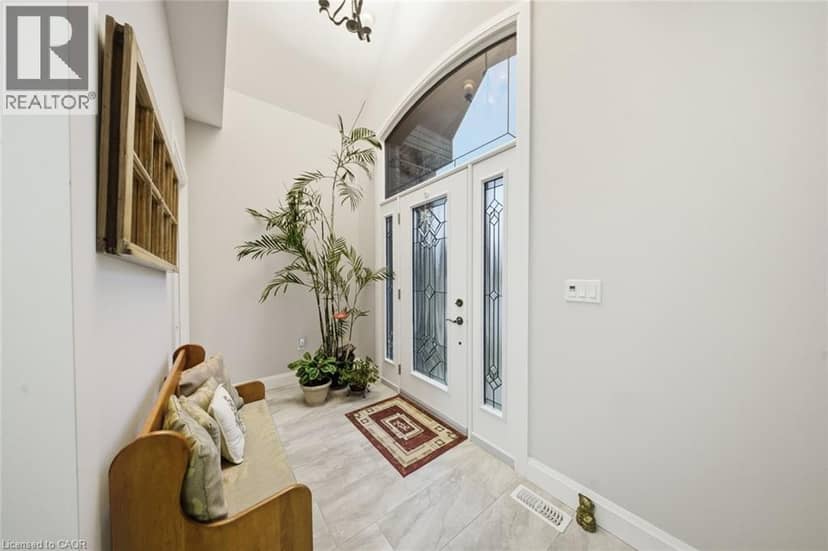 156 ST MICHAEL'S Street — photo 4 of 39