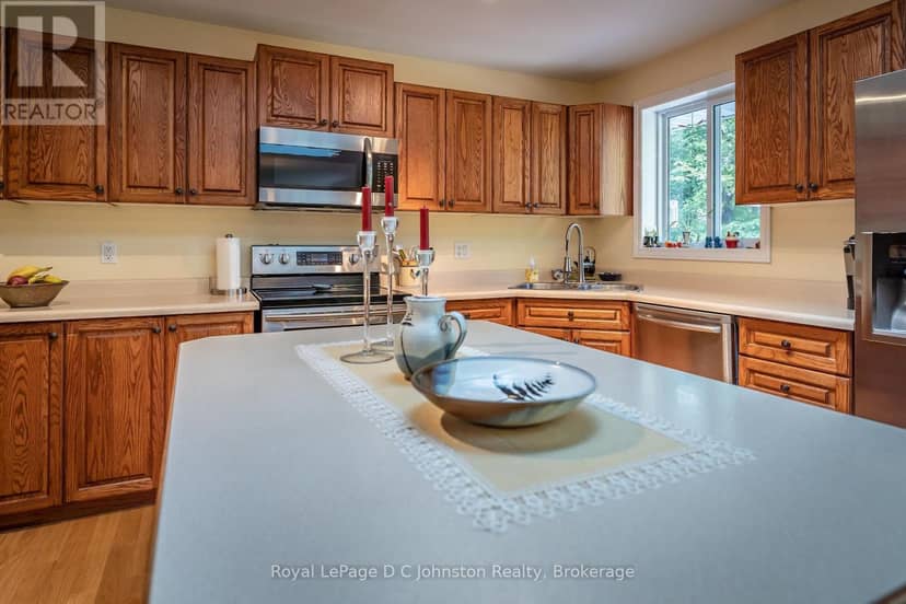 27 Gremik Crescent — photo 13 of 31