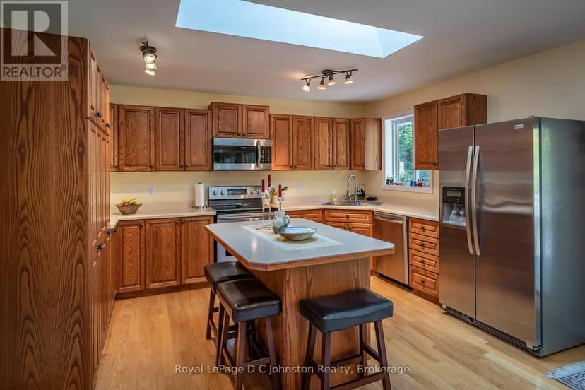 27 Gremik Crescent — photo 14 of 31