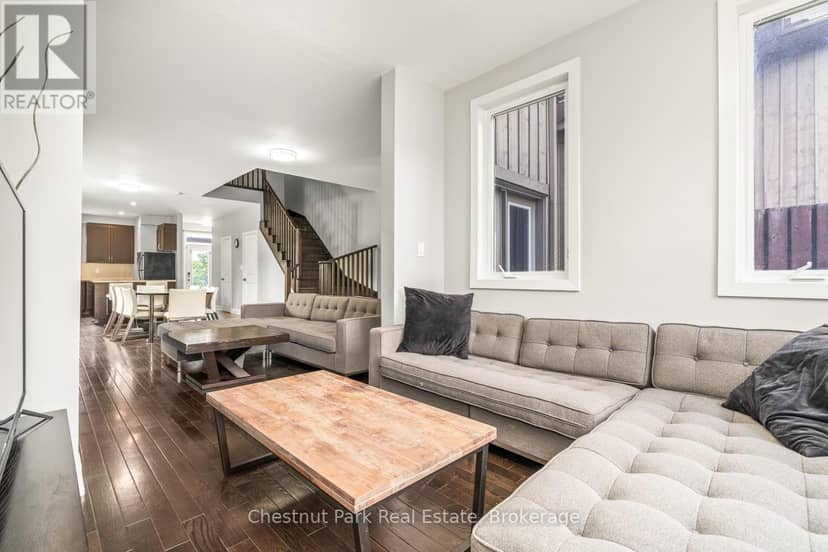 65 Rockmount Crescent — photo 16 of 40