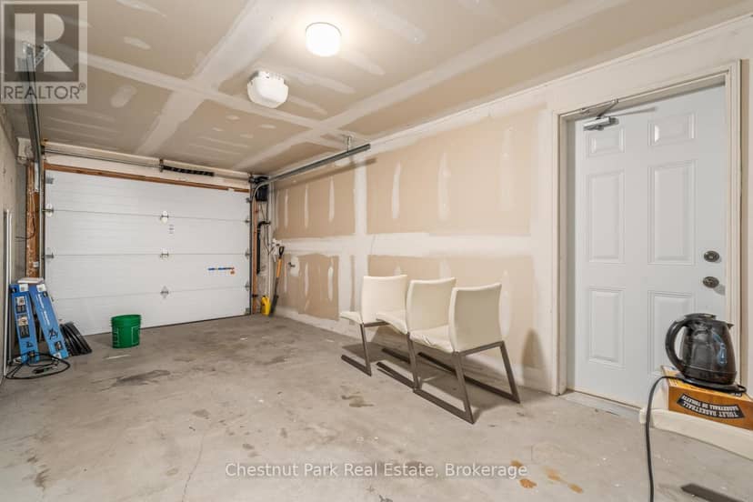 65 Rockmount Crescent — photo 37 of 40