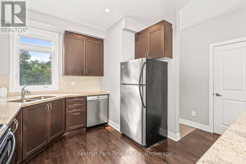 65 Rockmount Crescent — photo 8 of 40