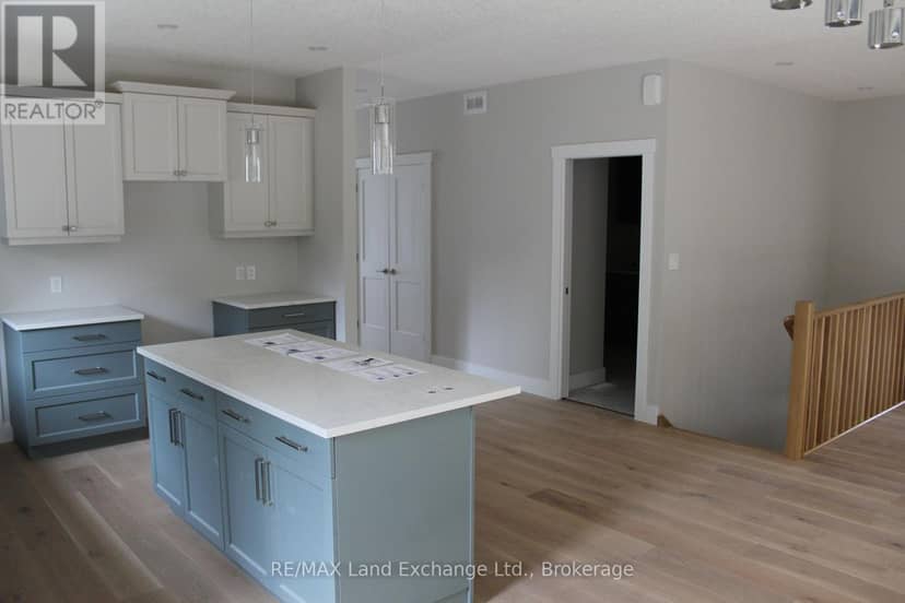 784 Campbell Avenue — photo 3 of 13