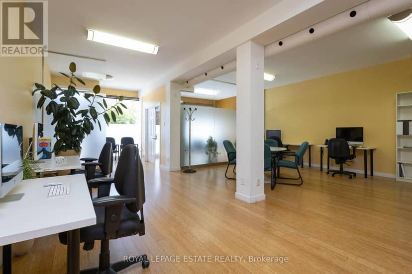 432 Queen Street E — photo 20 of 36