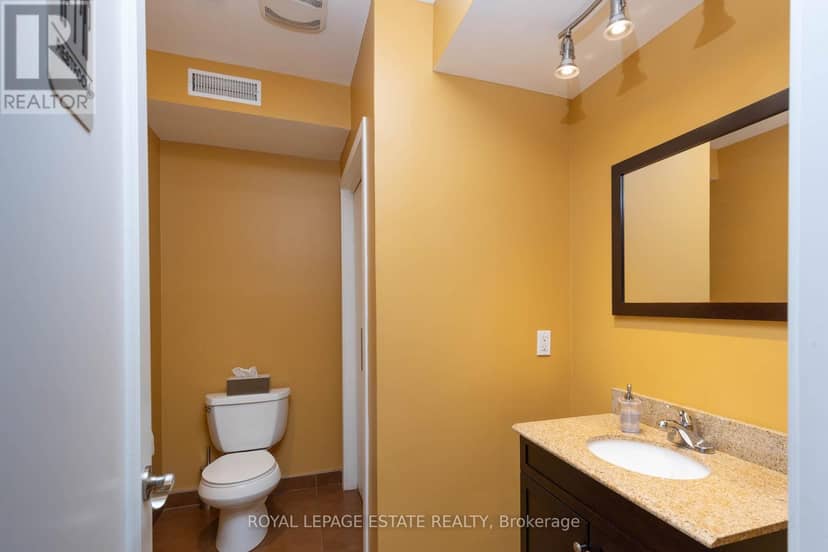 432 Queen Street E — photo 19 of 36