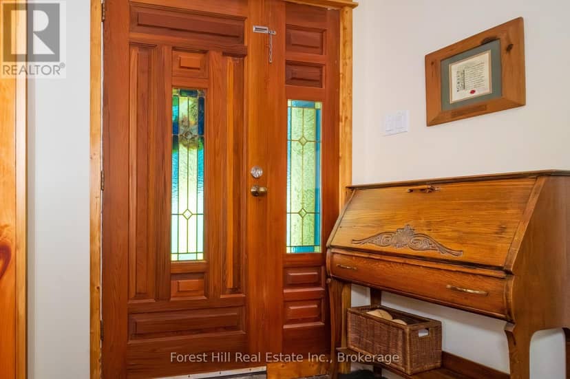 1289 Delbrooke Road S — photo 8 of 40