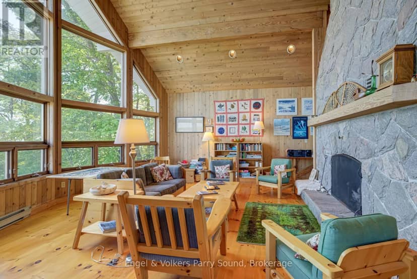 8 Island 29C — photo 16 of 40