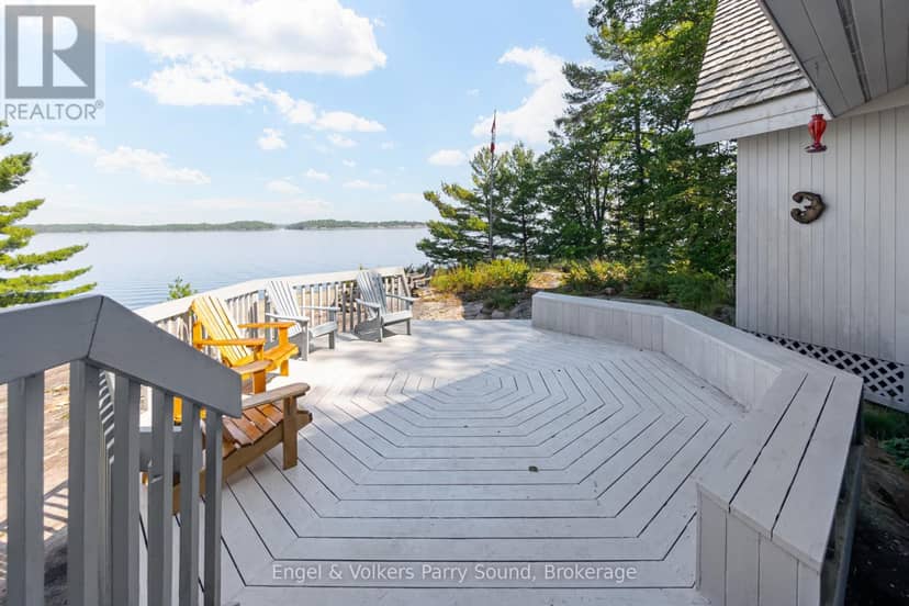 8 Island 29C — photo 33 of 40