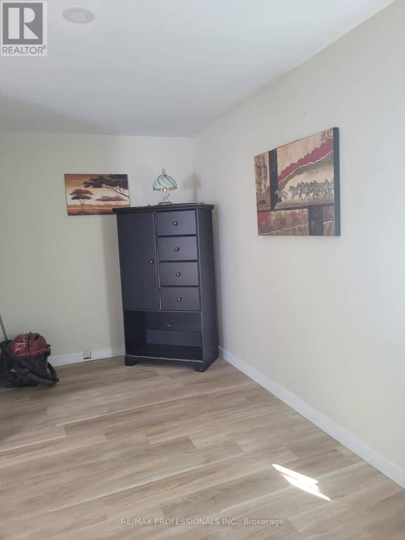 39 Beck Street — photo 12 of 16