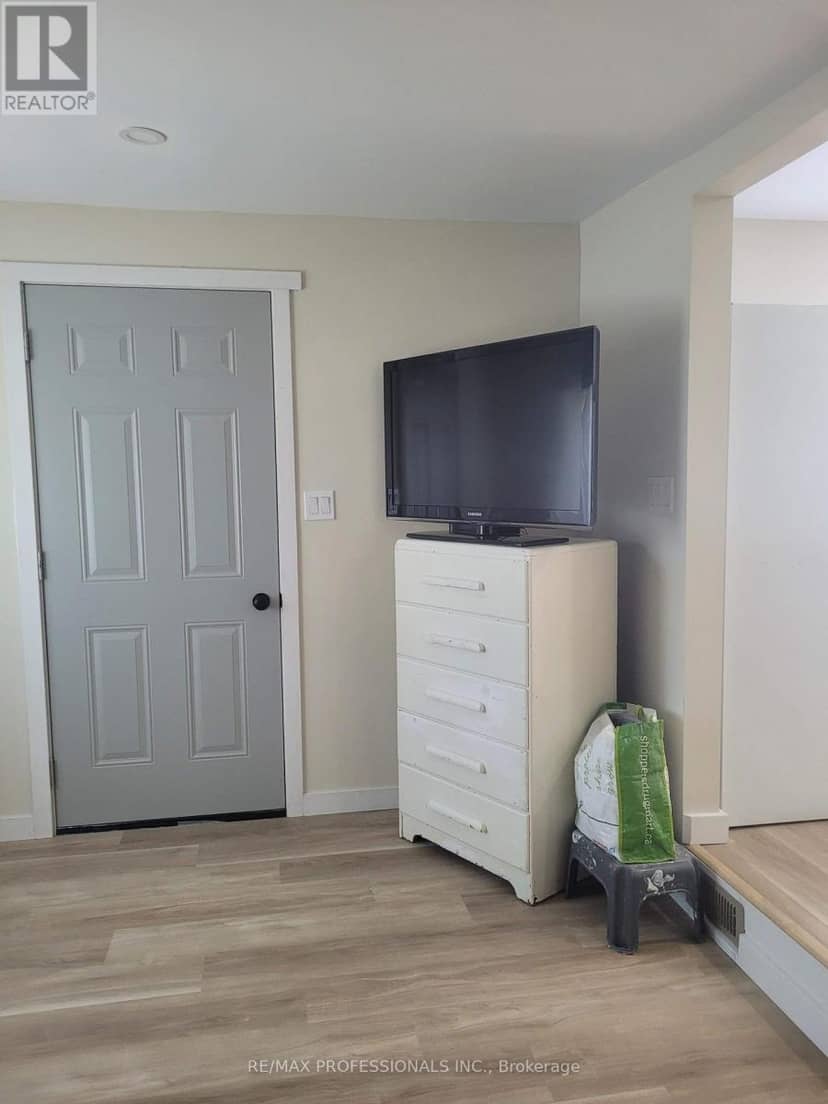 39 Beck Street — photo 7 of 16