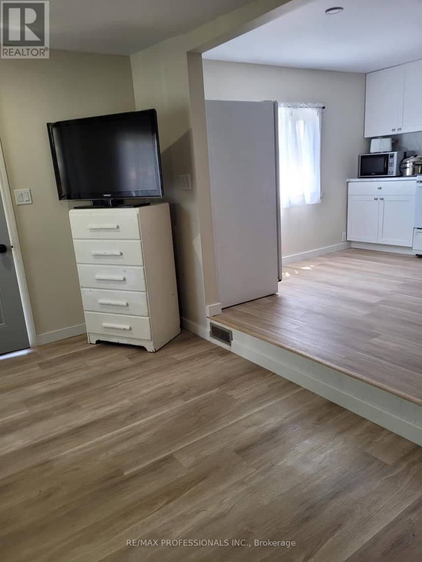 39 Beck Street — photo 8 of 16