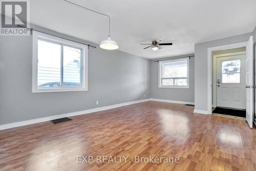 566 Kirkwood Avenue, Ottawa, photo 4