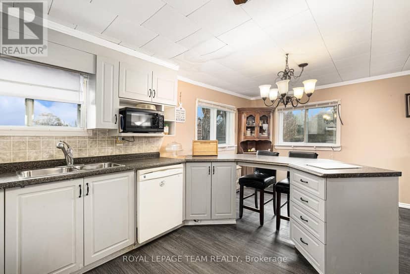 88 Bay Road — photo 13 of 40