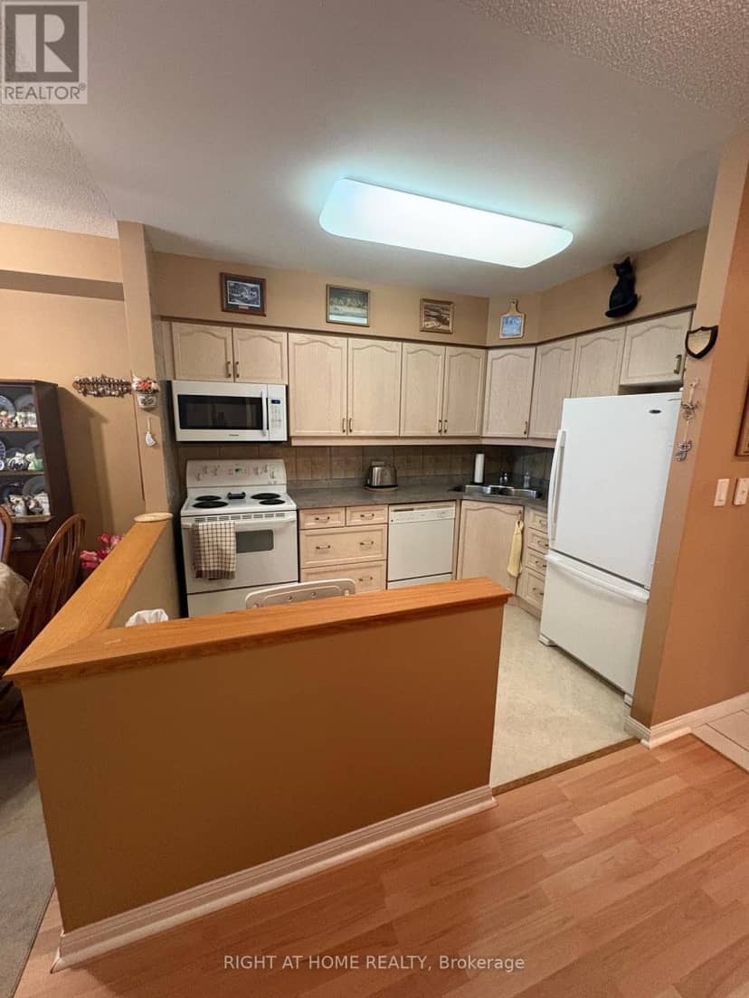 312 - 90 Dean Avenue — photo 33 of 38