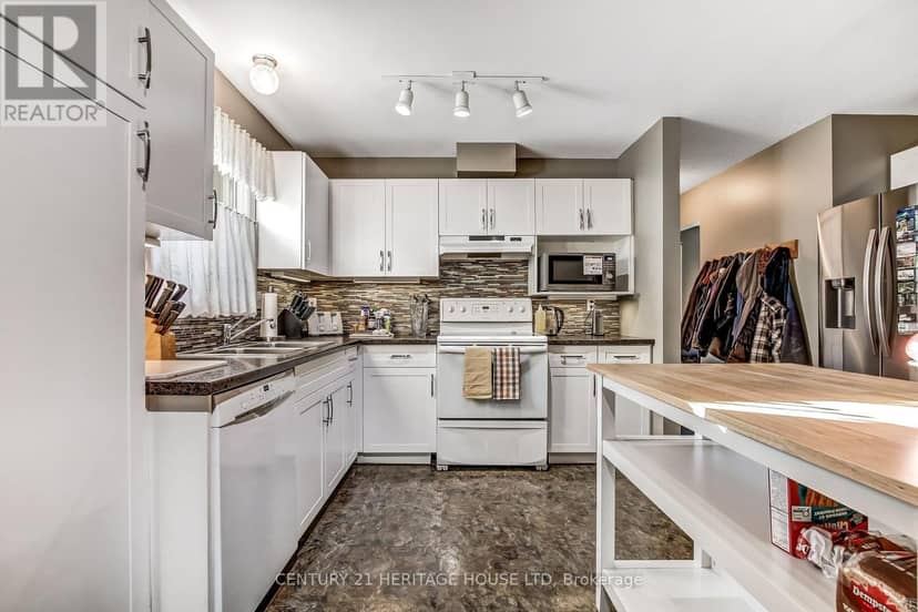 18 Hickory Boulevard W, Strathroy-Caradoc, photo 7
