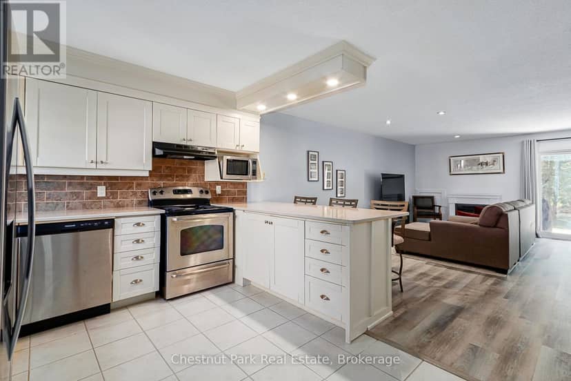 522 Oxbow Crescent — photo 7 of 40