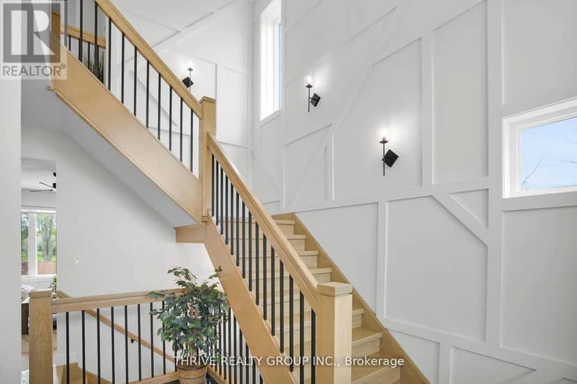 862 Lunar Drive — photo 3 of 10