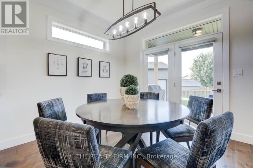 283 Elizabeth Street, Southwest Middlesex, photo 8