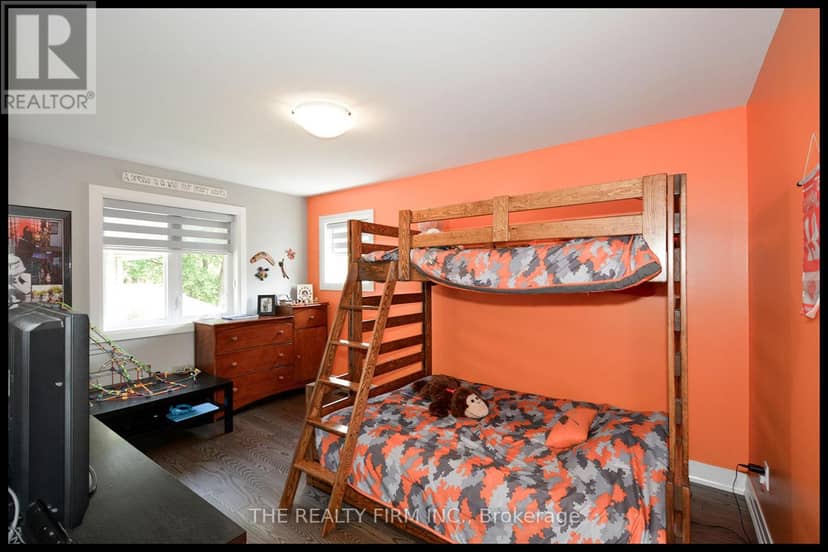 285 Elizabeth Street — photo 17 of 23